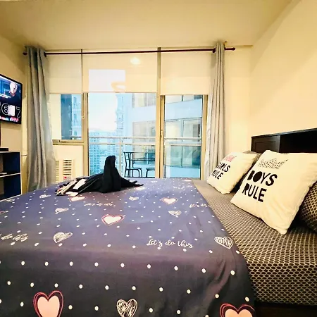 Azure Bahamas Tower W/ Balcony Wifi & Netflix