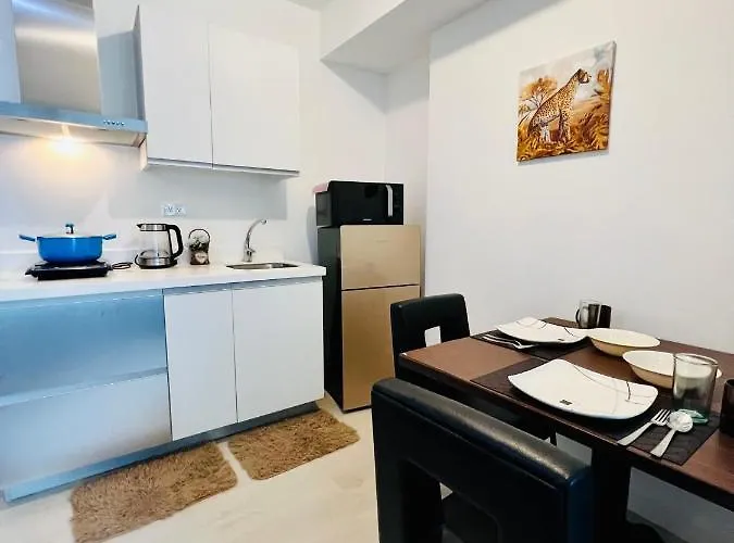 Apartahotel Azure Bahamas Tower W/ Balcony Wifi & Netflix