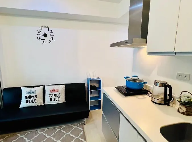 Azure Bahamas Tower W/ Balcony Wifi & Netflix Apartahotel Manila
