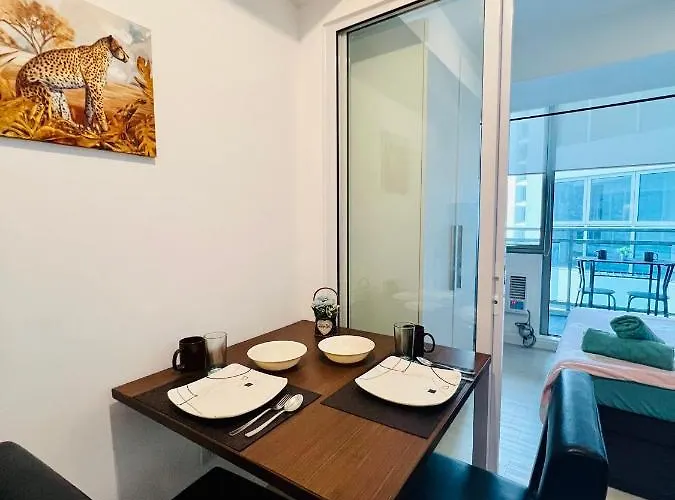 Azure Bahamas Tower W/ Balcony Wifi & Netflix 4*